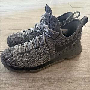 Nike Zoom KD Men’s Athletic Shoes